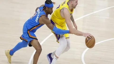 申京连续爆发20+10助力，火箭西部席位降至第五，挑战仍在继续