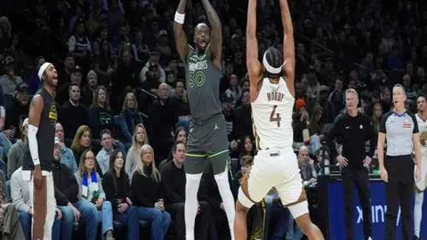 西西帕斯力压群雄，赢得ATP500赛事冠军